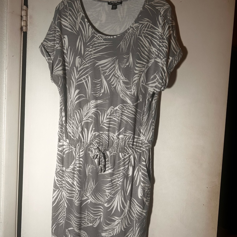 Hilary Radley Medium Gray and White Leaf Print Mini Dress